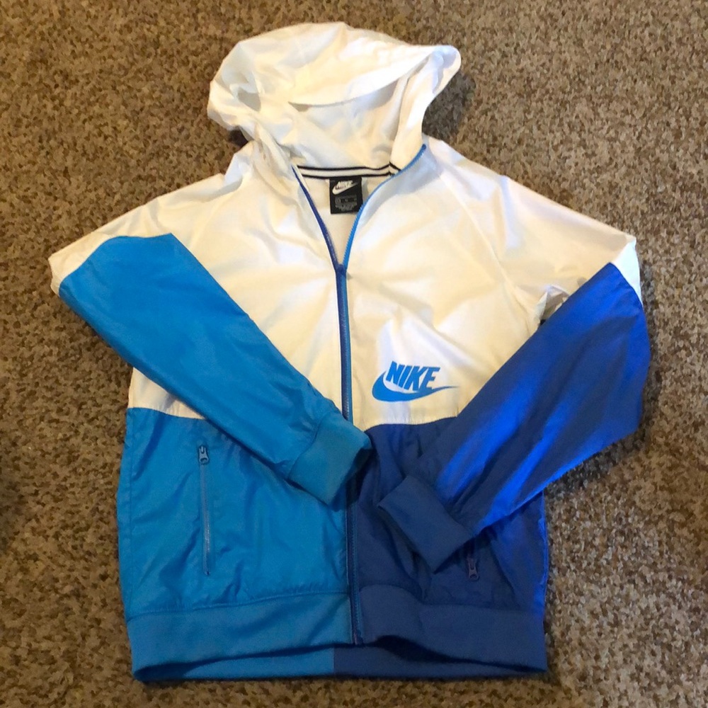 Nike Windrunner, Big Kids' Girls Loose Hip-Length Hooded Jacket, size XL.